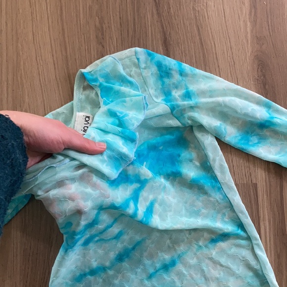 Vintage blue cloud translucent top - Picture 2 of 2